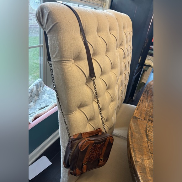 Hogwarts Harry Potter Crossbody Bag - Picture 3 of 6